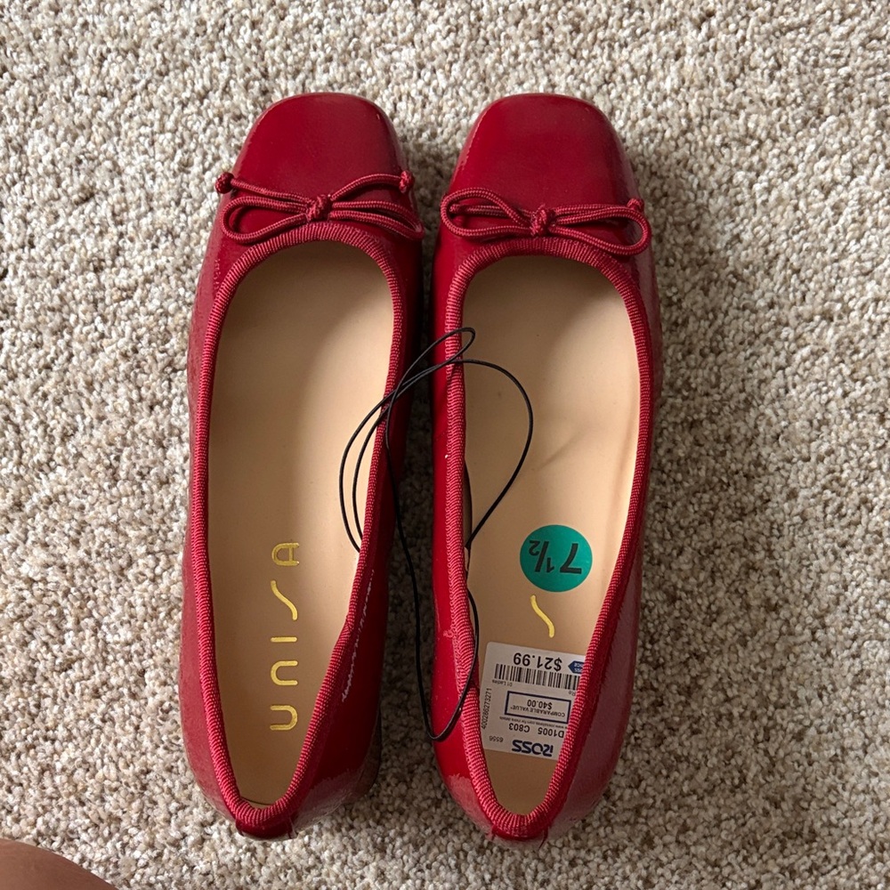 Unisa Red Bow-Accent Women’s Ballet Flats